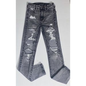 American Eagle Gray Distressed Super Hi-Rise Jegging.